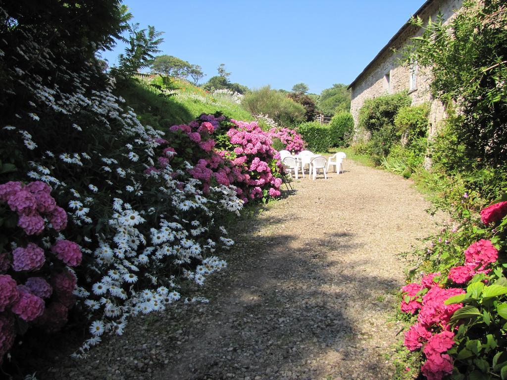 Gite De La Ferme De La Cour Crasville  Buitenkant foto