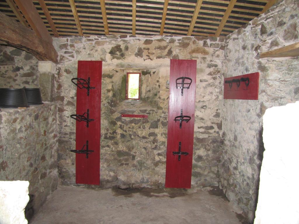 Gite De La Ferme De La Cour Crasville  Buitenkant foto